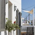 Petite Studios Bed & Breakfast