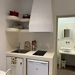 Nocleg ze śniadaniem Naxos Petite 3*