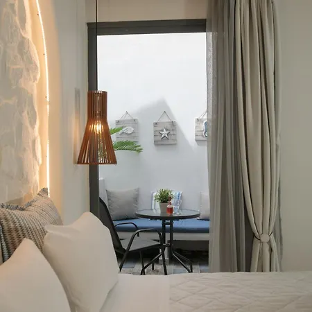Petite Studios 3* Agios Prokopios (Naxos)
