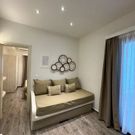 לינה וארוחת בוקר Naxos Petite